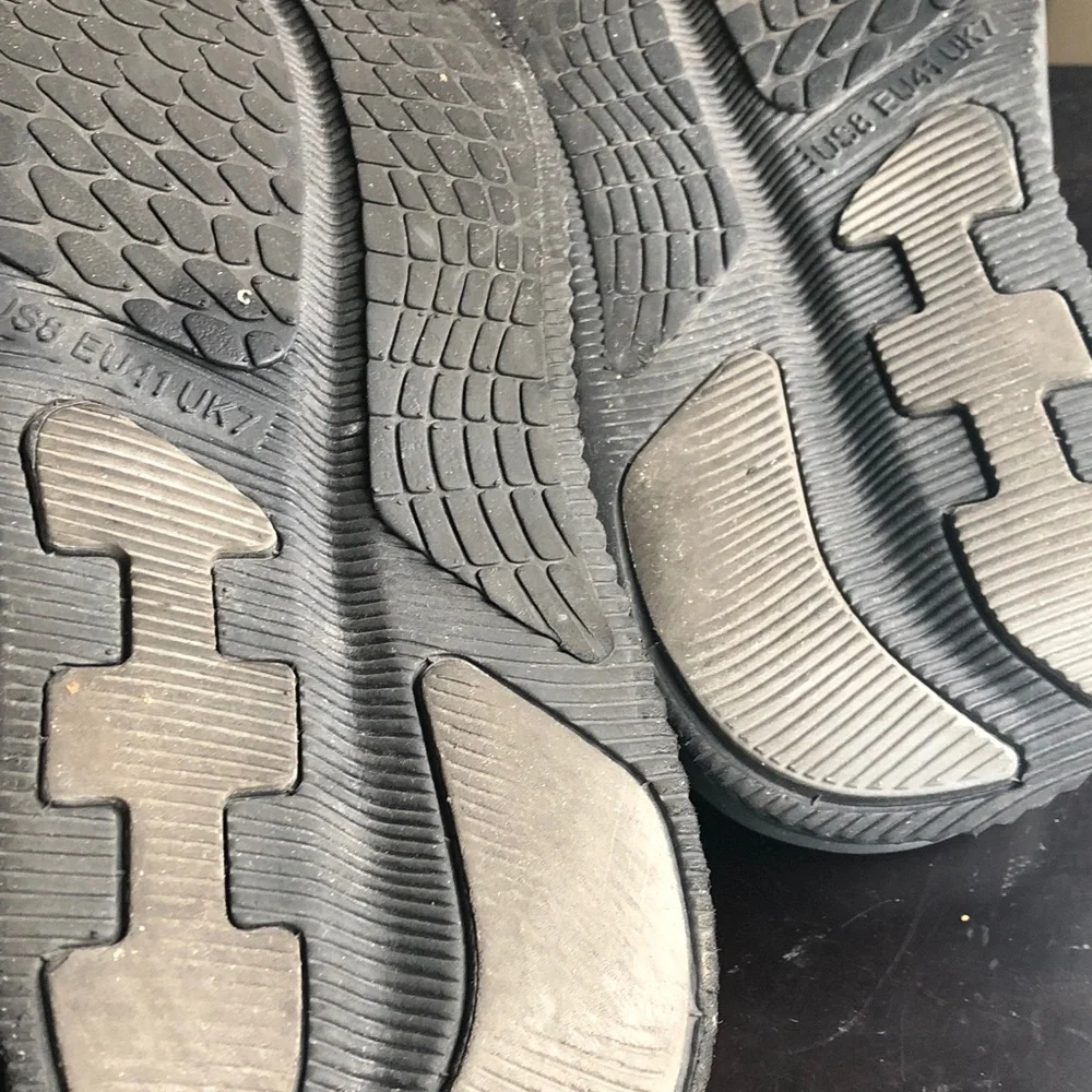 Kuailu gray slip on sandals size 8